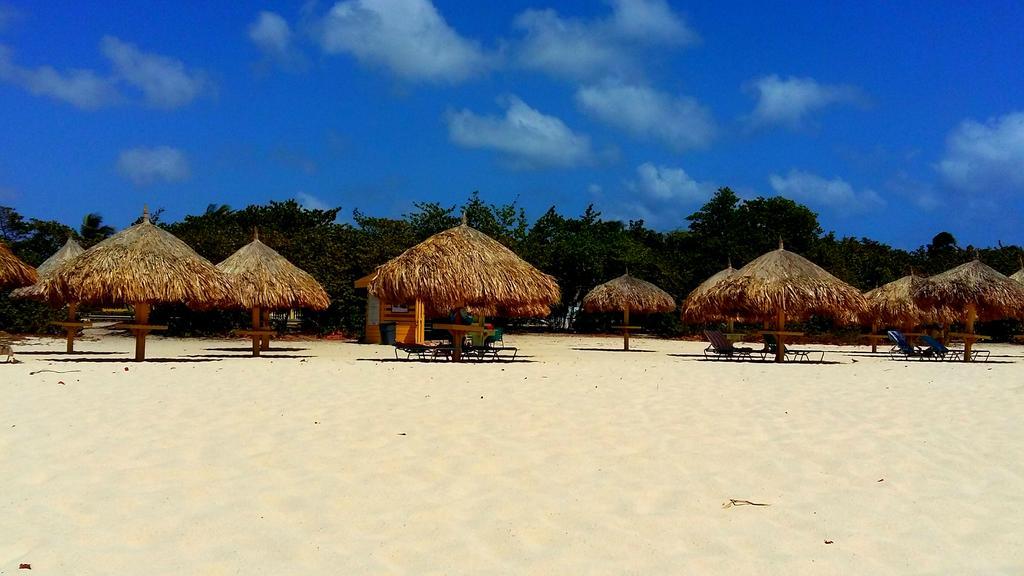 Dorado Eagle Beach Hotel Oranjestad Eksteriør billede