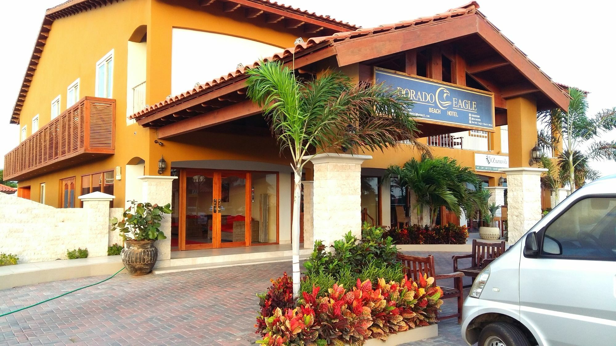 Dorado Eagle Beach Hotel Oranjestad Eksteriør billede